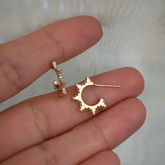 LAST ONE🔥 Tiny Star Hoop Earrings | 18K Gold Plated Sterling Silver | Jewelry - Picture 6 of 11
